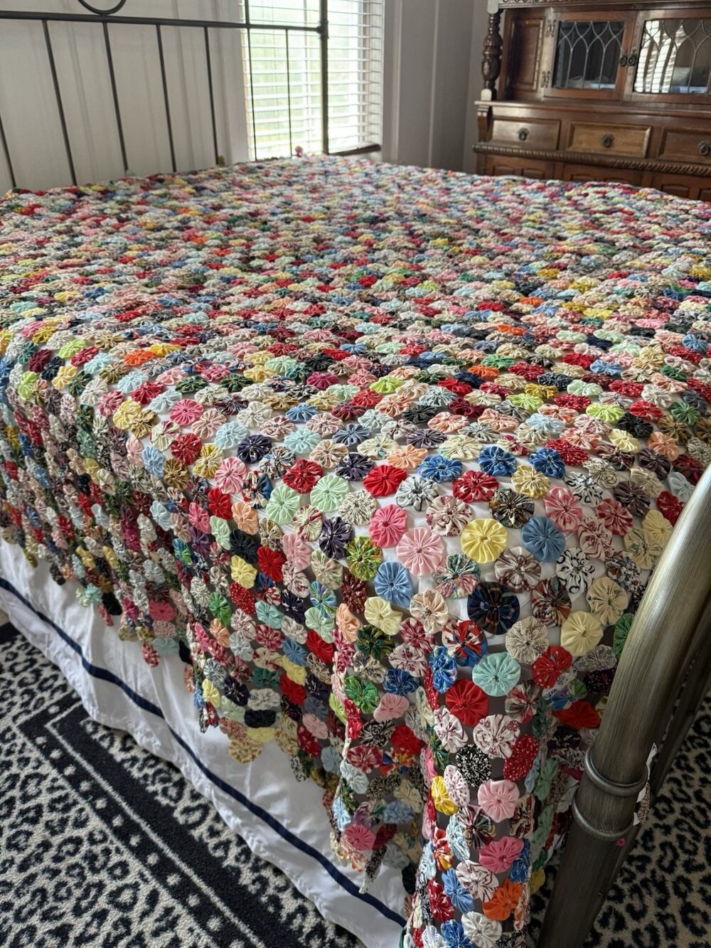 Vintage QUILT Hand Made Stitched YOYO Circular Rosettes 97” X 108”